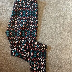 LuLaRoe Black and Red Geometric Leggings
